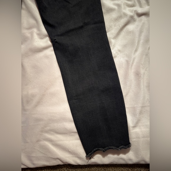 Jennifer Lopez Black Distressed Skinny Jeans - Picture 16 of 16